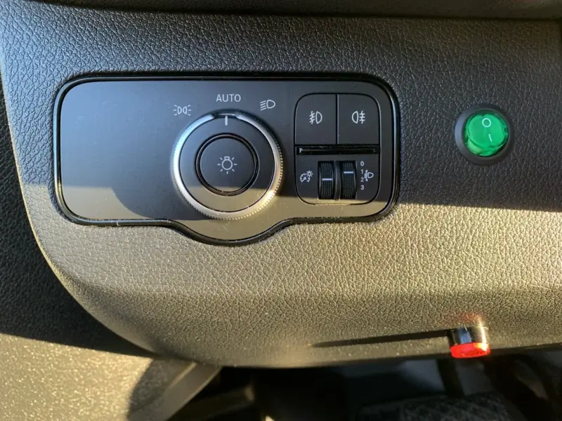 Mercedes-Benz Sprinter kontener 8EP + Winda — zdjęcie 5