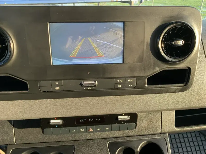 Mercedes-Benz Sprinter kontener 8EP + Winda — zdjęcie 4