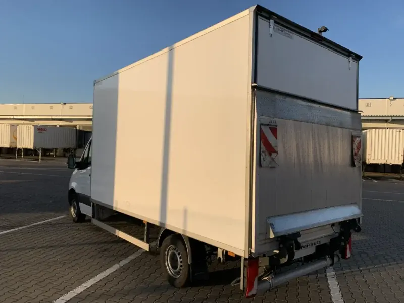 Mercedes-Benz Sprinter kontener 8EP + Winda — zdjęcie 6